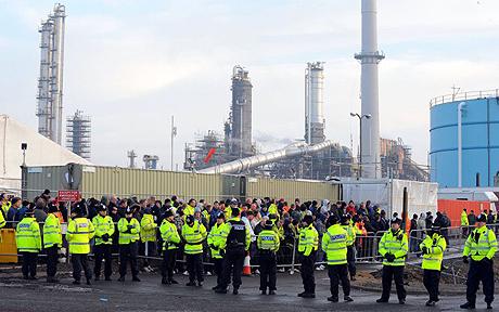 2009: The strike at Lindsey refinery: a struggle entangled in nationalism - Vimarsana News