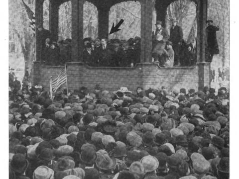 Haywood talking to Lawrence strikers.jpg