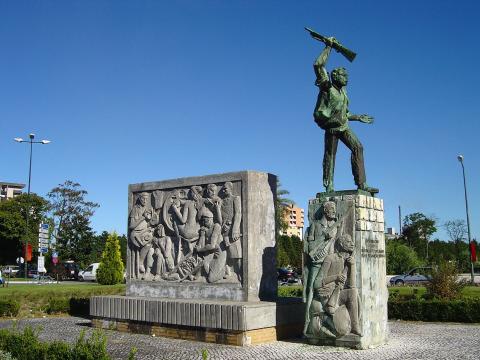 Memorial to the strikers in Marinha Grande