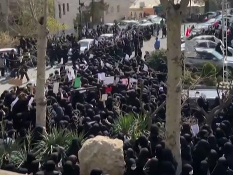 The current protest photos of Students in Iran 