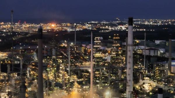 Lindsay Oil Refinery at night