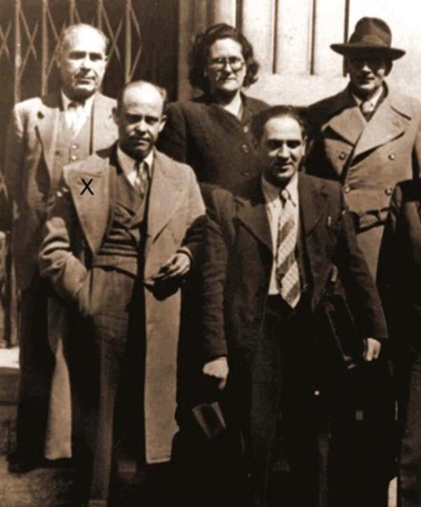 Laureano Cerrada (with the X), behind him Federica Montseny and Germinal Esgleas (with the hat).
