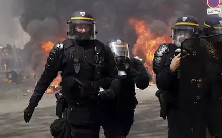 Fire raging/ force de l'ordre