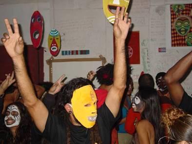 Looks like fun Dudes and girls partying at the Festival de Poesía Sin Fin