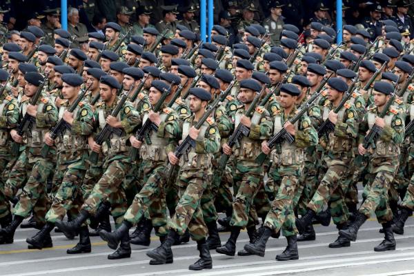 Iranian troops marching