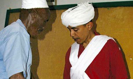 Picture of Barack Obama dressed as a Somali elder leaked by the Clinton campaign Picture of Barack Obama dressed as a Somali elder leaked by the Clinton campaign