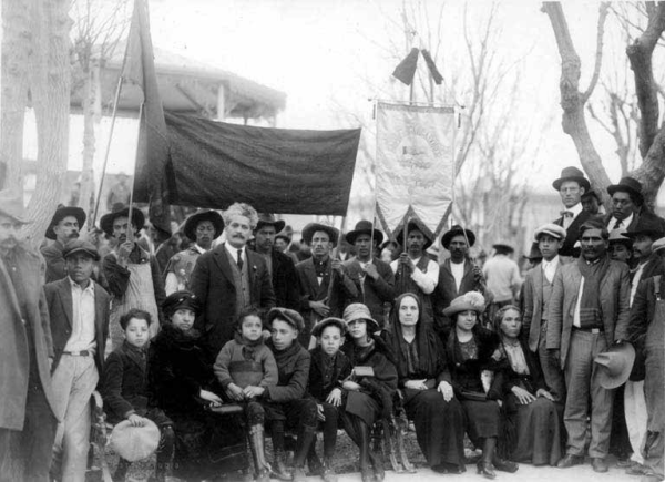 Enrique Flores Magón with IWW members and family, Ciudad Juárez, Chihuahua, Mexi