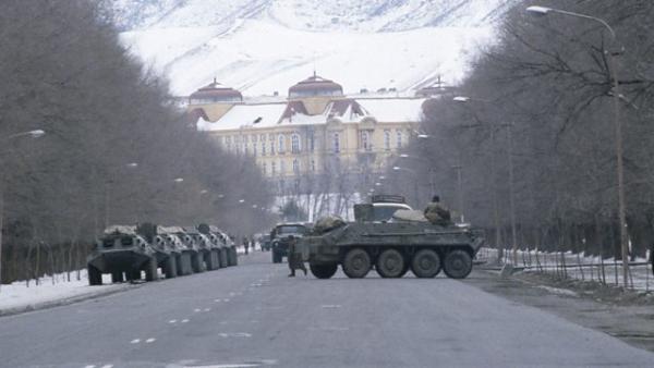 Soviet tanks in front of the Darulaman Palace in Kabul 