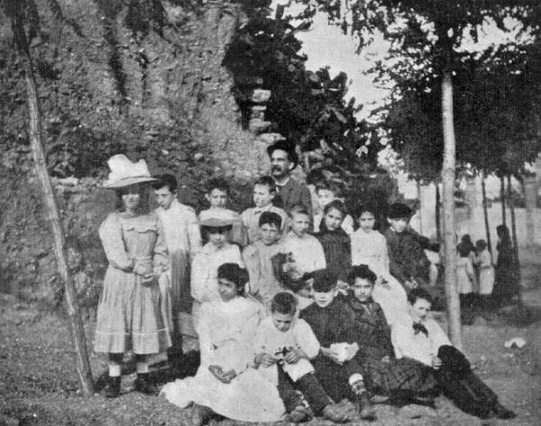 Modern School pupils in Barcelona, 1901